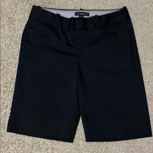 Banana Republic women’s shorts - Picture 2 of 3